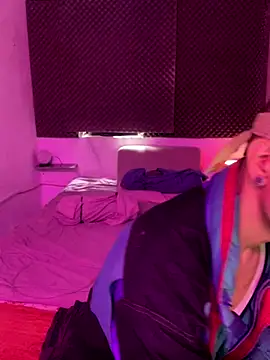 thesummerboy online show from September 26, 7:11 pm