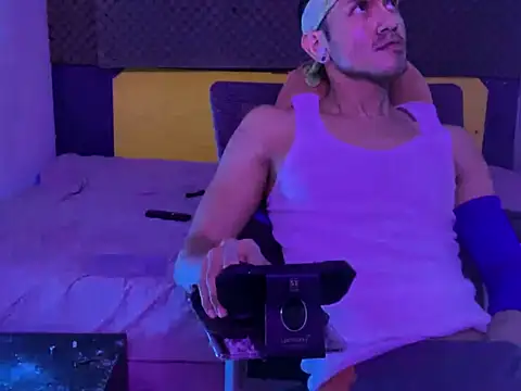 thesummerboy online show from November 22, 8:36 am