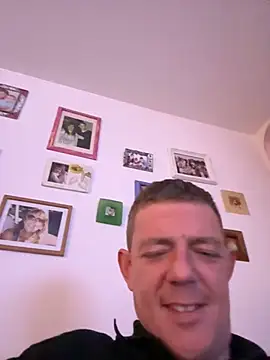 Snapshot of mrwright878787 chatting on December 24, 2:10 am mrwright878787 online show from December 24, 2:10 am