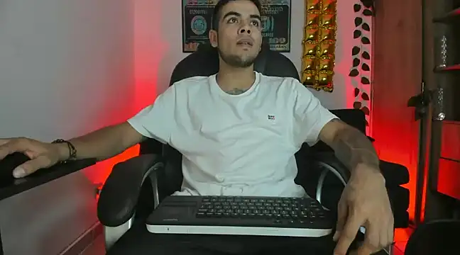 mikee scooth online show from January 4, 8:16 pm