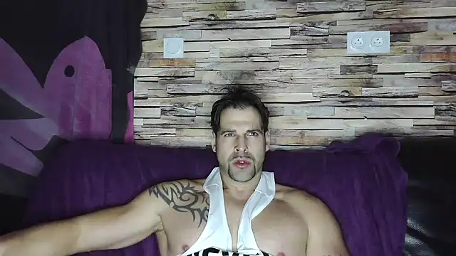 XxBigboybandxX online show from January 9, 4:17 pm