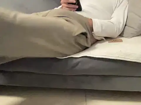 4small4inchlol online show from December 22, 12:41 am