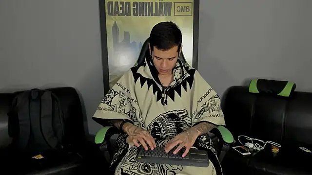 Snapshot of jamesinked_ chatting on February 20, 10:48 pm jamesinked  online show from February 20, 10:48 pm