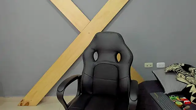 Snapshot of jamesinked_ chatting on December 26, 3:42 pm jamesinked  online show from December 26, 3:42 pm