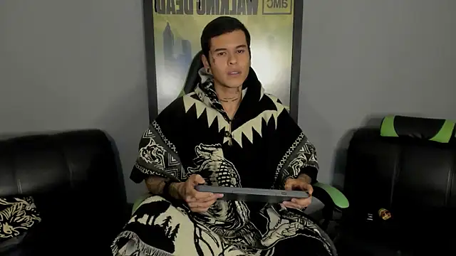 Snapshot of jamesinked_ chatting on March 7, 12:37 am jamesinked  online show from March 7, 12:37 am