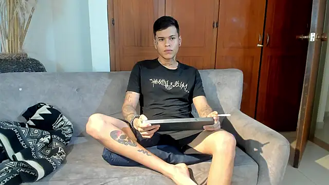 Snapshot of jamesinked_ chatting on October 13, 7:31 pm jamesinked  online show from October 13, 7:31 pm