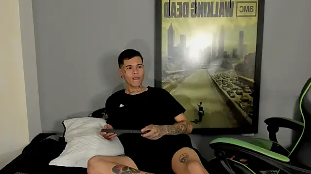 Snapshot of jamesinked_ chatting on March 12, 5:07 pm jamesinked  online show from March 12, 5:07 pm