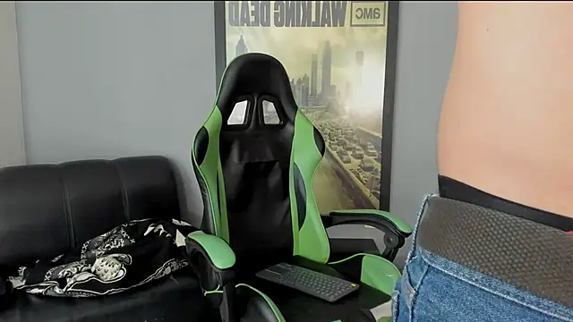 Snapshot of jamesinked_ chatting on February 22, 7:43 pm jamesinked  online show from February 22, 7:43 pm