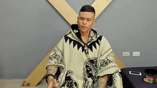 Snapshot of jamesinked_ chatting on December 19, 2:13 pm jamesinked  online show from December 19, 2:13 pm