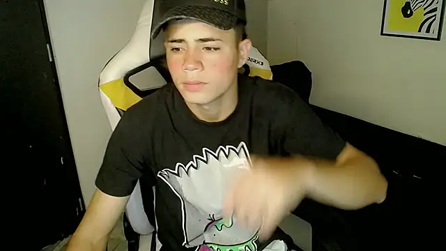 Snapshot of bby_santi chatting on October 15, 2:02 pm bby santi online show from October 15, 2:02 pm