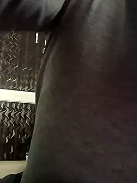 xyrus  online show from December 5, 7:27 am