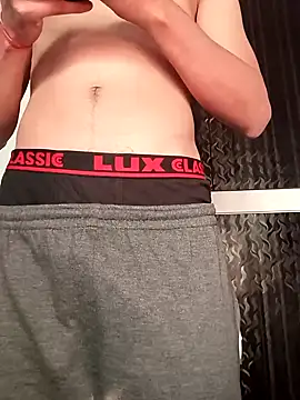 xyrus  online show from February 2, 10:46 am