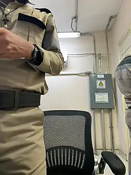 Snapshot of EnriquePersian197 chatting on March 19, 1:32 am EnriquePersian197 online show from March 19, 1:32 am