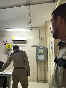 Snapshot of EnriquePersian197 chatting on September 23, 1:27 am EnriquePersian197 online show from September 23, 1:27 am