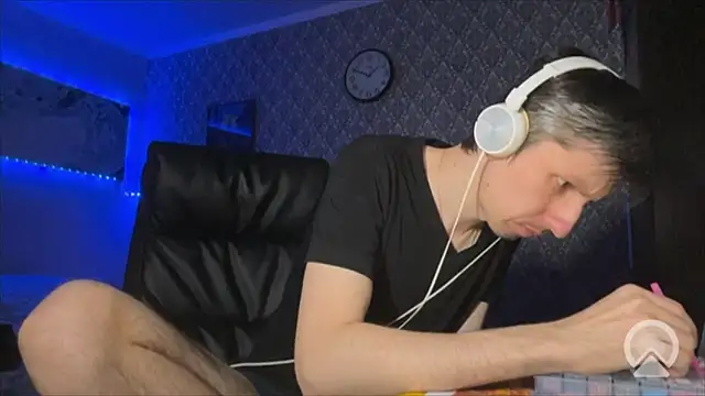 Aki-Laky online show from March 6, 8:50 pm