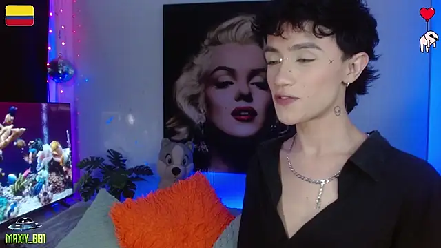 maxiy 001 online show from July 19, 5:24 am
