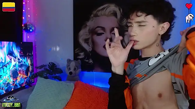 maxiy 001 online show from July 5, 4:19 am