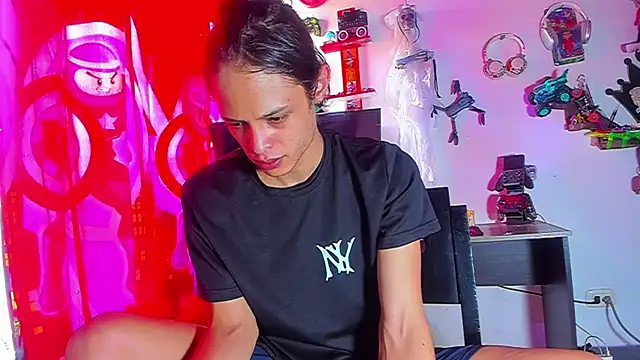 LilOwen  online show from June 22, 4:55 pm