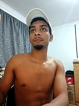 Snapshot of 29YOURZ_28_ chatting on October 22, 7:16 pm 29YOURZ 28 online show from October 22, 7:16 pm