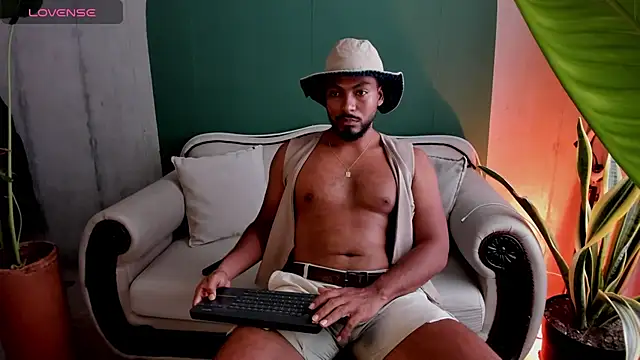 noah jones   online show from April 10, 4:47 pm