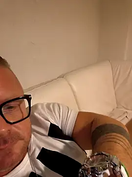 swingr online show from September 14, 1:18 am