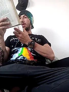 Gatohot23 online show from February 19, 1:28 pm