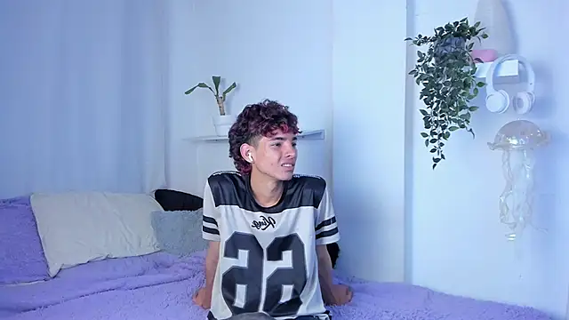 santy-kitty online show from February 28, 2:32 am