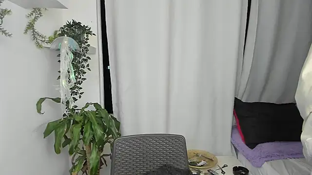 santy-kitty online show from January 10, 12:49 am