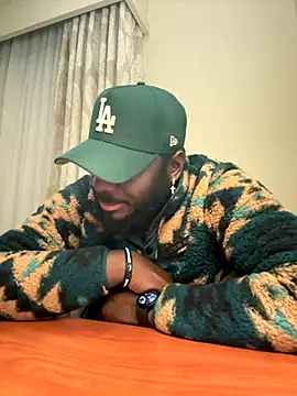 Stayinalive1992 online show from December 4, 3:35 am