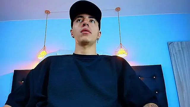 Lobo 17  online show from January 31, 4:14 am