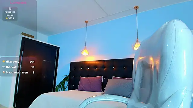 Lobo 17  online show from September 10, 4:00 am