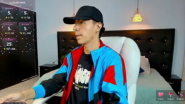 Lobo 17  online show from March 14, 3:59 am