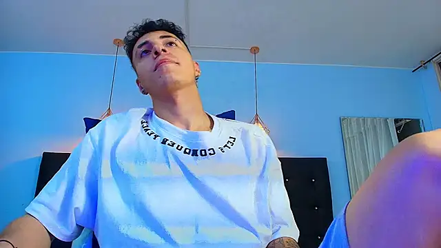 Lobo 17  online show from January 8, 4:02 am