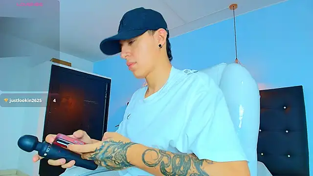 Lobo 17  online show from September 30, 3:45 am