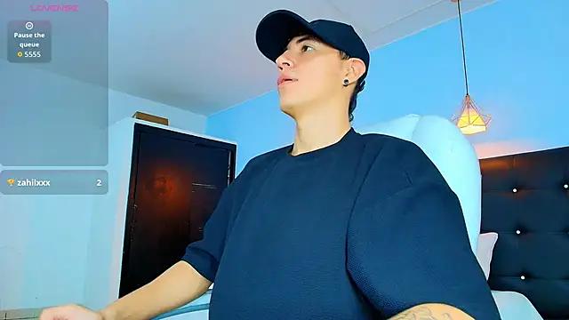 Lobo 17  online show from October 3, 3:55 am