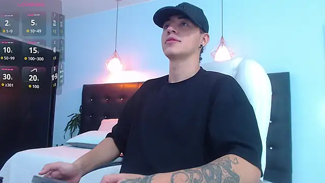 Lobo 17  online show from October 4, 4:39 am