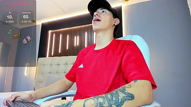 Lobo 17  online show from April 14, 3:39 am