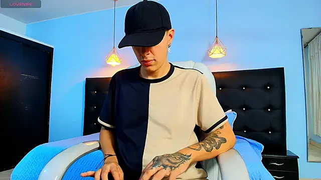 Lobo 17  online show from February 18, 3:42 am