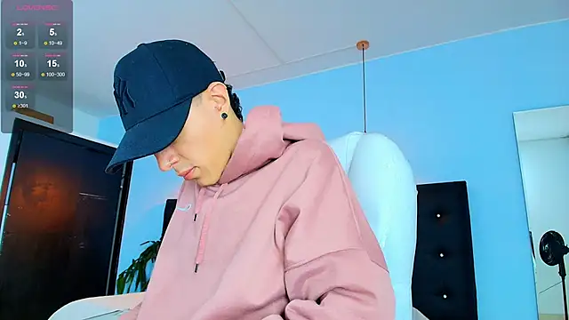 Lobo 17  online show from September 9, 3:50 am