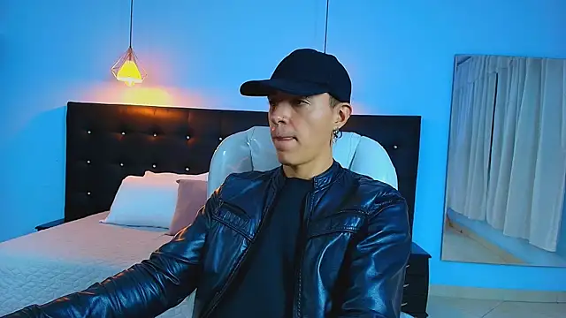 Lobo 17  online show from February 5, 4:16 am