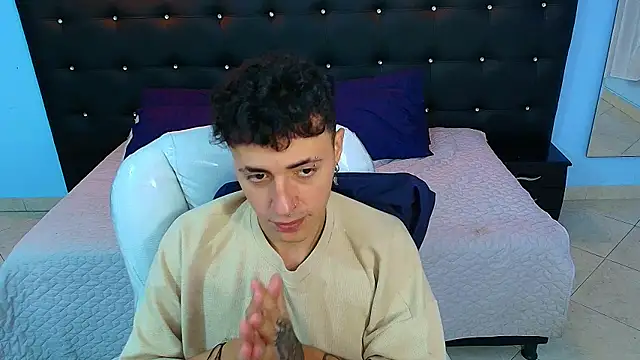 Lobo 17  online show from January 15, 3:54 am