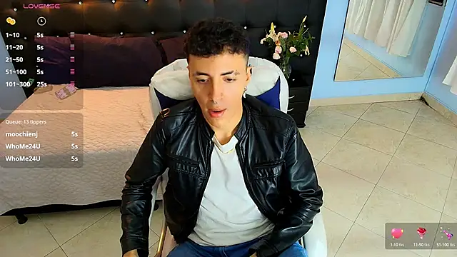 Lobo 17  online show from December 14, 3:51 am