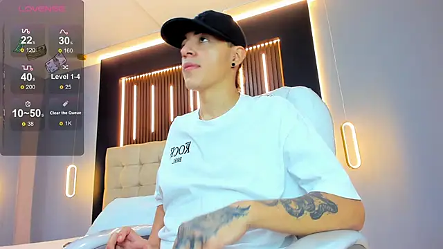 Lobo 17  online show from March 24, 3:44 am