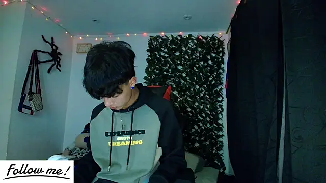 Snapshot of twink_sebas_ chatting on January 21, 6:56 am twink sebas  online show from January 21, 6:56 am