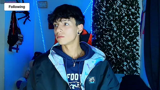 Snapshot of twink_sebas_ chatting on February 19, 1:29 am twink sebas  online show from February 19, 1:29 am