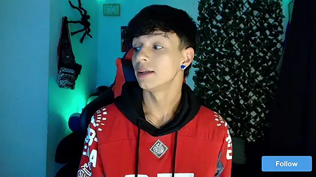 Snapshot of twink_sebas_ chatting on February 10, 6:20 am twink sebas  online show from February 10, 6:20 am
