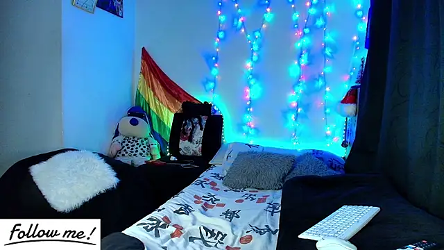 Snapshot of twink_sebas_ chatting on January 3, 12:54 am twink sebas  online show from January 3, 12:54 am