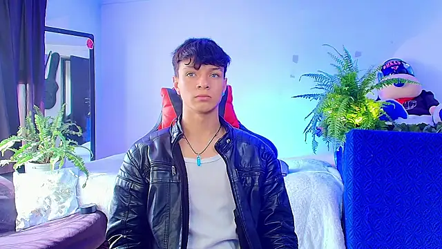 Snapshot of twink_sebas_ chatting on October 15, 2:24 pm twink sebas  online show from October 15, 2:24 pm