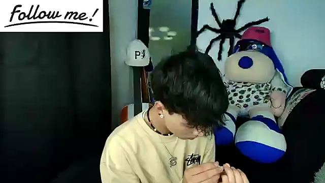 Snapshot of twink_sebas_ chatting on December 10, 8:08 am twink sebas  online show from December 10, 8:08 am