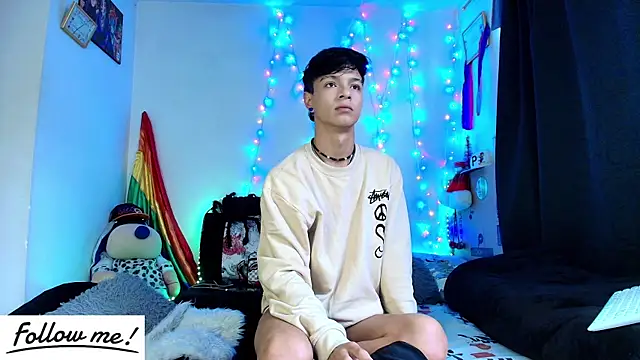 Snapshot of twink_sebas_ chatting on January 5, 2:41 pm twink sebas  online show from January 5, 2:41 pm